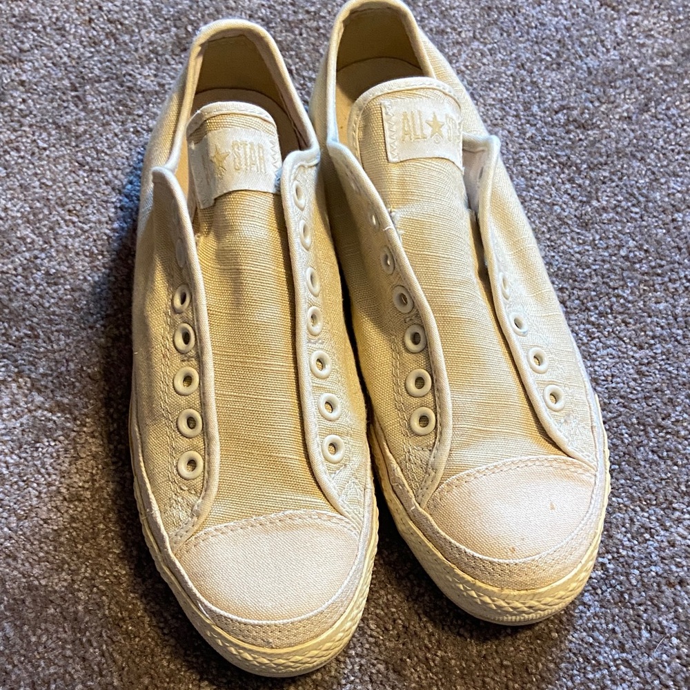 Converse Chuck Taylor All Star Low Top Men’s 8.5 Cream Canvas Sneakers